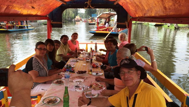 Visite dans Coyoacán + Balade en trajinera à Xochimilco + Balade à cheval - Photo 4, Déjeuner dans la trajinera