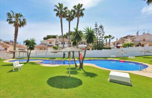 Chalet adosado en RIOMAR-3, urbanización residencial privada - Foto 2