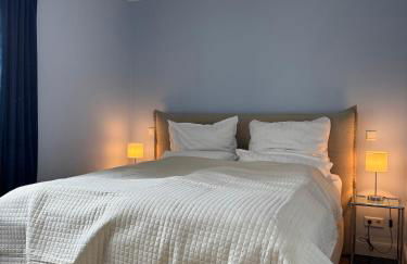 CLS Moderne City-Wohnung Hamburg Tiefgarage, Klimaanlage, Free-TV, 65 Zoll Smart-TV, E-Laden, Balkon, Parken, Nespresso Maschine inklusive Kapseln, Blick über Hamburg, Cafe im Haus, Bus gegenüber, Flex Check In - Foto 18