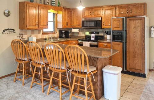 Boat Dock! Lakefront Group Getaway in Eldon - Photo 8