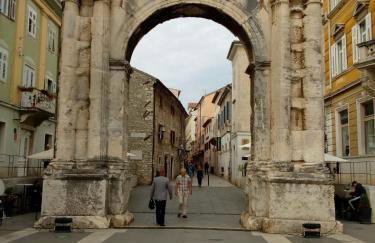 Romantic Apartment Flower - Photo 33