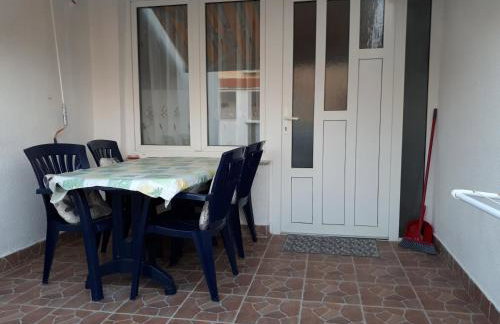 Iris Sabunike - Photo 76