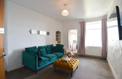 Two Bedroom Flat with Sea Views! - Foto 2