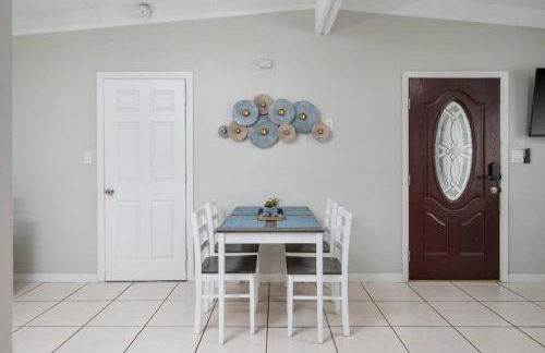 Stylish 2BR Home Near Disney and Universal Orlando - Foto 26