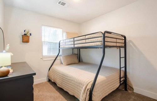 Remodeled 4BR 2BA Steps from Georgetown Square - Foto 55