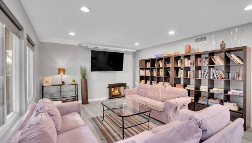 Family 4BR Home 15 min to Disneyland & Beach - Foto 2