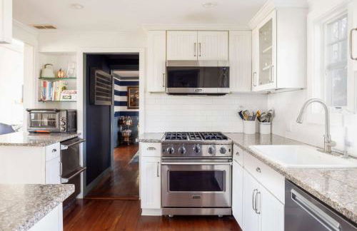 Baylight Haven by Rove Travel - Luxe Home with Bay Views - Foto 11