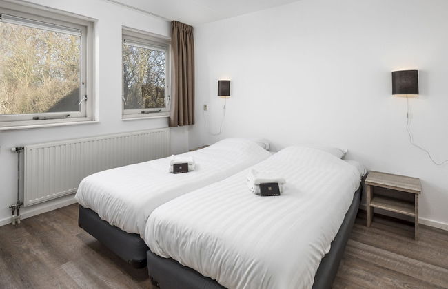 Spacious Holiday Home in Renesse near North Sea - Photo 2