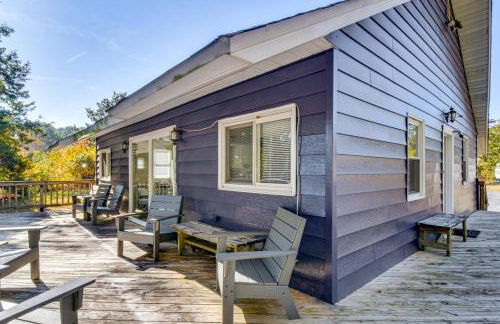 Dock and Views Family Retreat on Lake Hartwell! - Foto 10