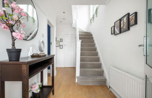 9RA - 4BD House - Wembley Views - Foto 26