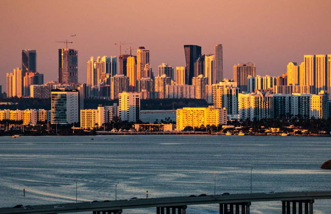 Paseo en barco al atardecer por Miami - Foto 5