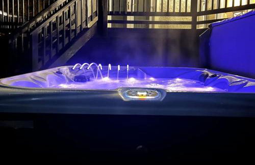 WATERSIDE 3 BED COTTAGE, HOT TUB, SAUNA, PVT BEACH - Foto 45