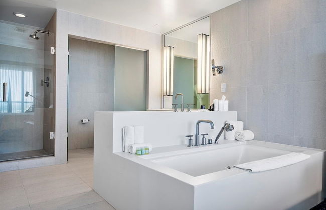 W Residences 2 Bedroom Suite 2 Condo by RedAwning - Photo 14