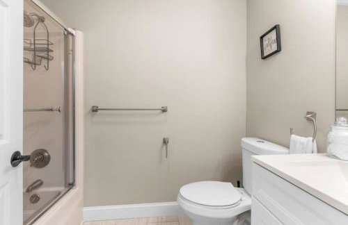 Cozy Spacious Home Walk to the Beach and 1 Mile to Downtown Hyannis - Photo 35