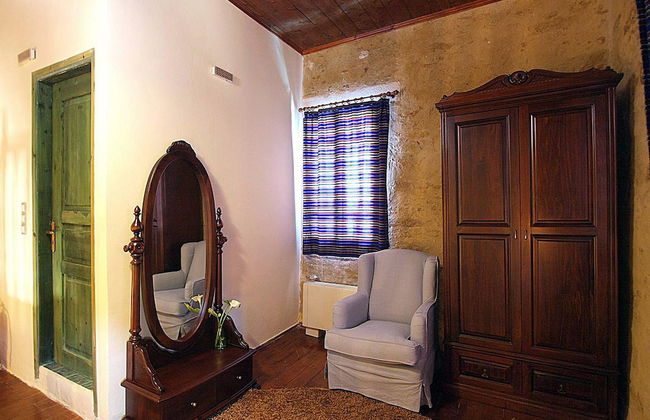 Villa Sofas - Photo 9