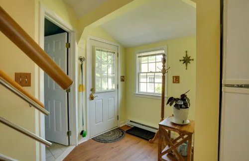 Family-Friendly Cottage, Walk to the Beach! - Foto 4