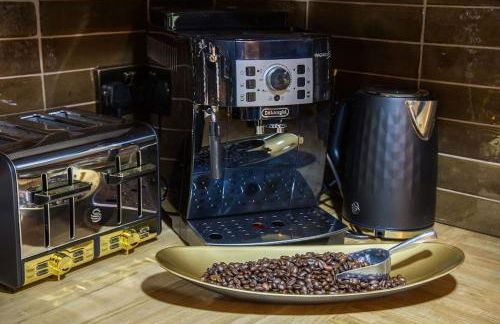 Lux Versace Pad Sleeps 10 Hot Tub, Cinema & Games Room - Foto 36