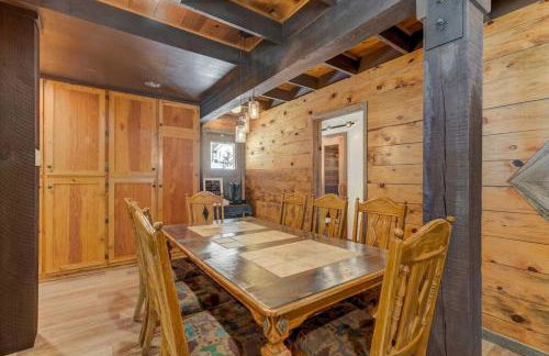 Moose Tracks Cabin - Hot Tub BBQ Billiards Groups - Foto 25