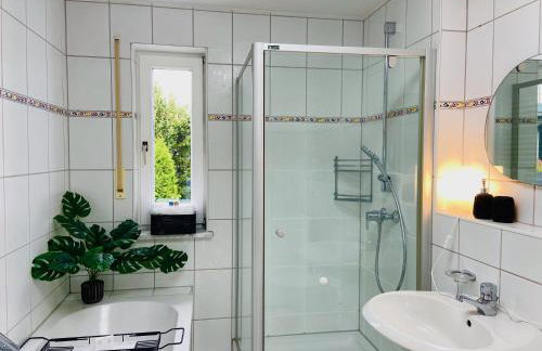 Top möblierte 2-Zimmer Wohnung, Zentrum Vilsbiburg, Sonniger Balkon, Garage, WLAN - Foto 3