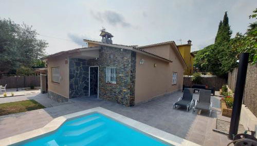 Cerca de Barcelona, y entre tres Parques Naturales, casa de 4 habitaciones y 2 baños con piscina, barbacoa y chimenea - Foto 2