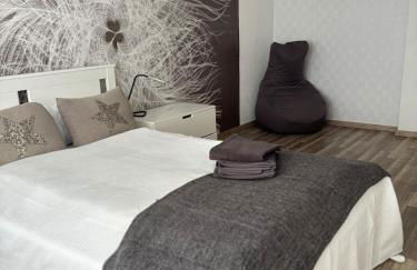 Modernes ruhiges Landhaus bei Kassel - Ganzes Ferienhaus mit 4 Schlafzimmern, Sauna & Garten - Foto 4