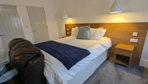 Captivating 1-bed Apartment, Merthyr Tydfil - - Photo 4