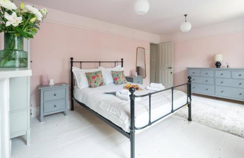 Spacious City-Centre House near Train Station & Business School, with Garden - Foto 4