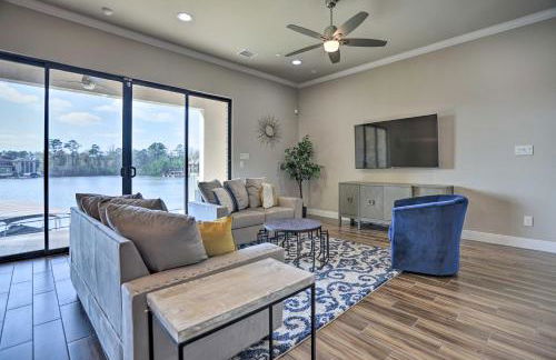 Elegant Lake Conroe Townhome with Boat Slip! - Foto 9