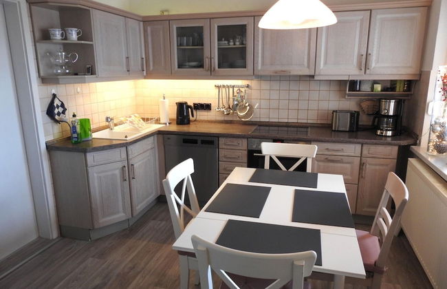 Family-friendly Escape - Photo 14