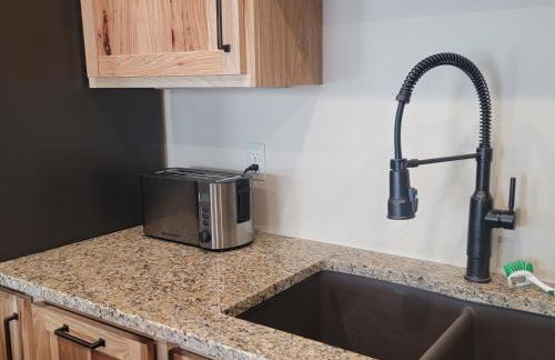 Cozy Apartment Between the Rivers - Photo 10