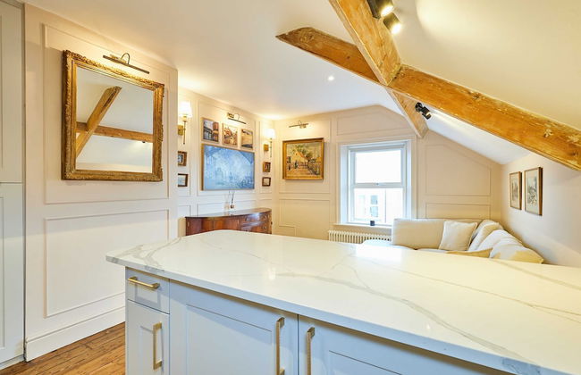 Host Stay The Rooftop Gallery - Photo 10