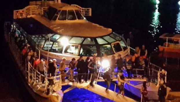 Desembarcando ao anoitecer