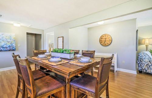 Charming Home with Porch Walk to Greers Ferry Lake! - Foto 8