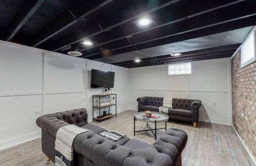 Steps to the HOF-Football Fans Dream Stay - Foto 4