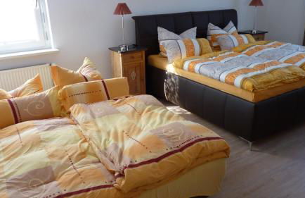 Ferienwohnung & Apartment Kunsthaus Panorama mit Balkon - Photo 12