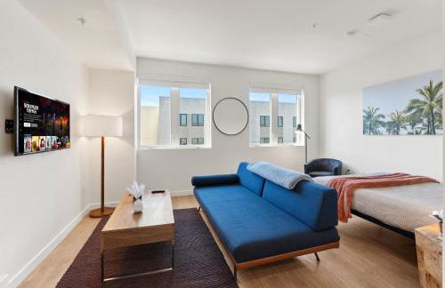 Bright Studio on Sunset Blvd Pool, Parking, Gym - Foto 1