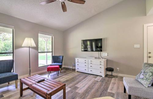 Bright Jonestown Retreat with Yard and Porch! - Foto 4