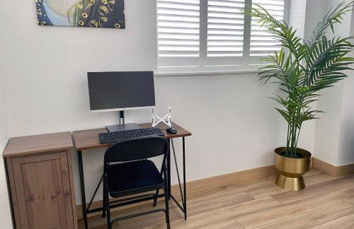 Luxury 1 Bedroom Duplex with Free Parking - Foto 22