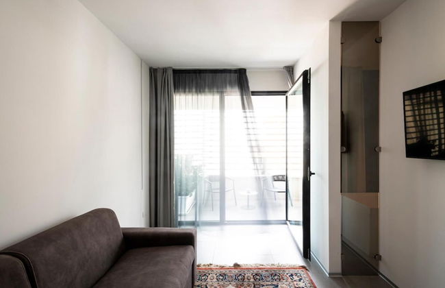 Alkamuri Posh Hotel Spa - 102 Suite Deluxe - Photo 25