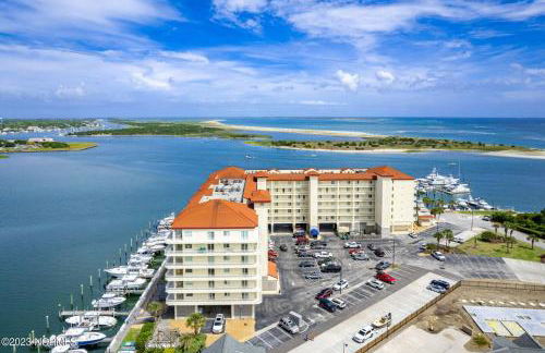 Waterfront Resort , World Class Marina & Slip - Foto 2