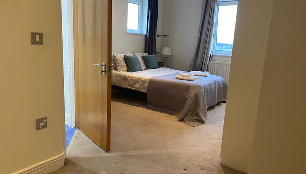 London Riverside Apartment-2 Bed-freep-balcony - Foto 4, Habitación