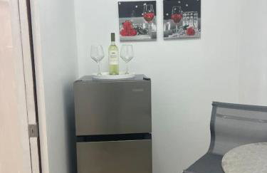 Relaxing Studio Getaway w BBQ, Patio and Parking - Foto 13