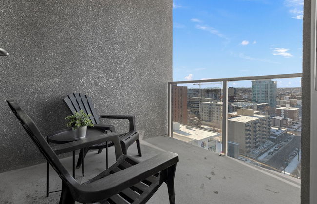 GLOBALSTAY. Modern Downtown Condos. Free parking - Photo 67