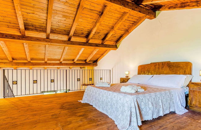 Charming Villa With Pool and Panoramic Surroundings - Photo 7