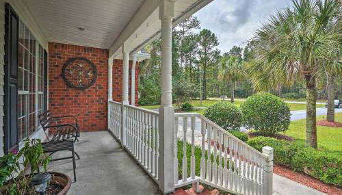 Pet-Friendly Suburban Escape with Deck and Grill! - Foto 3