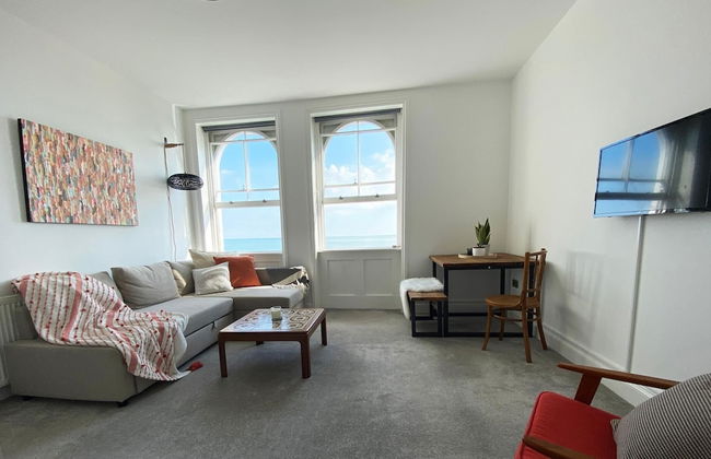 Spacious 2BD Flat With Stunning Views Folkestone - Foto 11