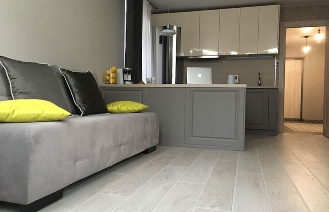 Apartment on Ostryakova Pr. 28. - Photo 1