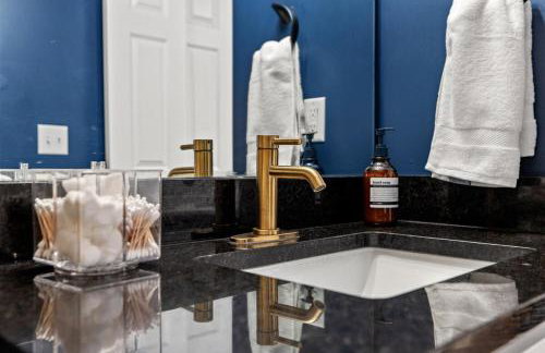 The Luxe Hot Tub Playground 12 Min to Horse Park - Foto 32