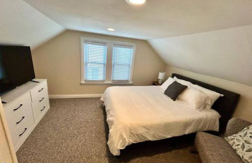 Home with Garage in DT Libertyville Near Naval Base - Foto 11