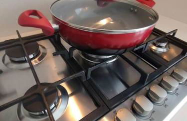 Sobrado com piscina, banheira e garagem coberta. - Foto 37